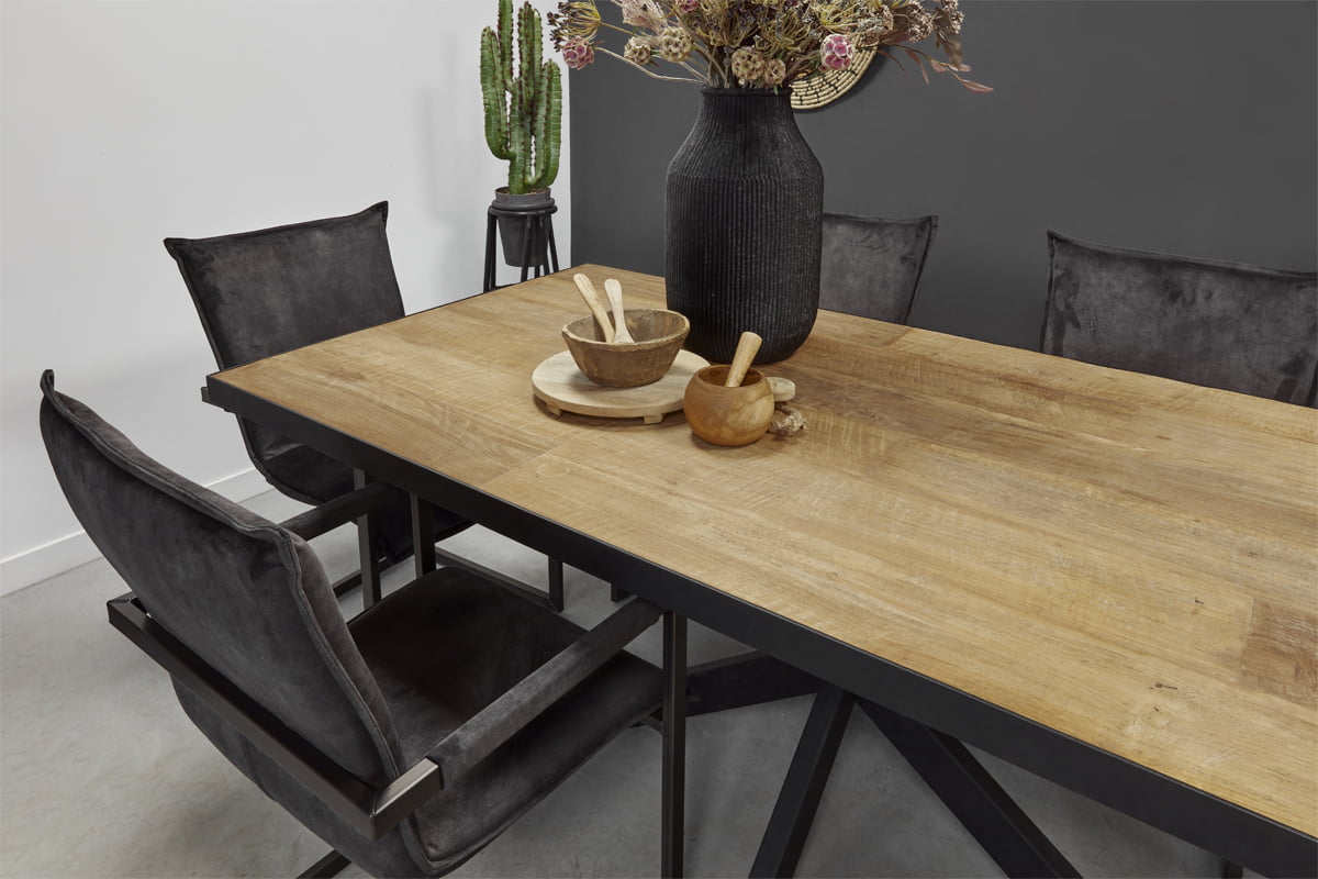 Gusj-Dining-Table-260-2